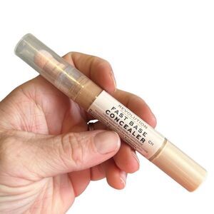 Makeup Revolution fast base concealer‎ C11